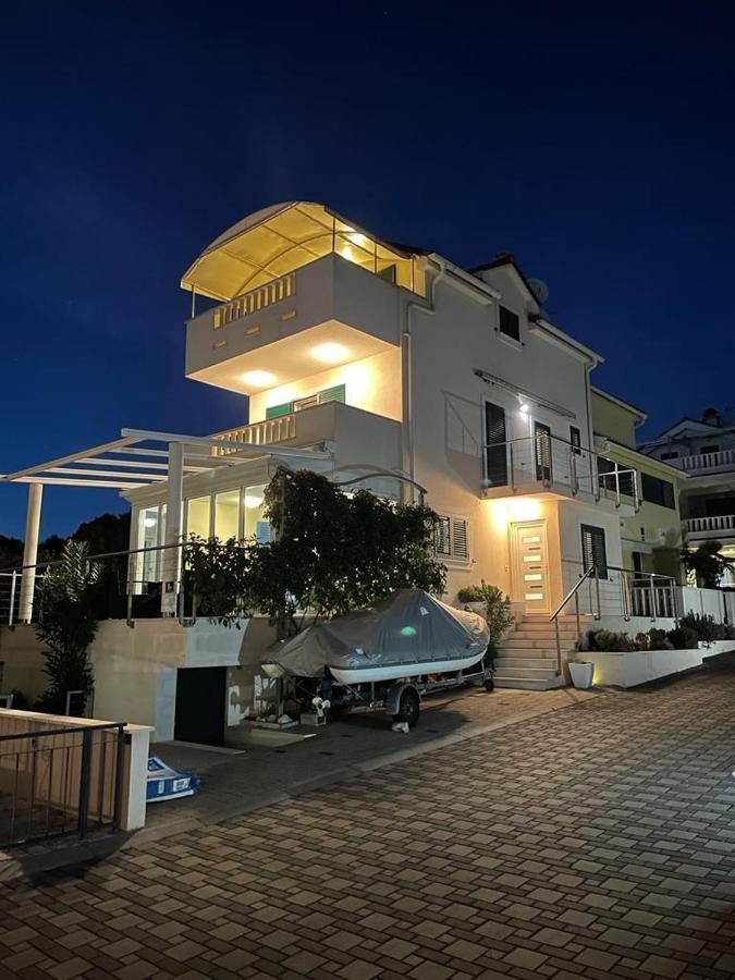 Apartments Villa Lili Lovetovo Водице Екстериор снимка