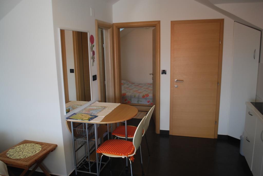 Apartments Villa Lili Lovetovo Водице Екстериор снимка